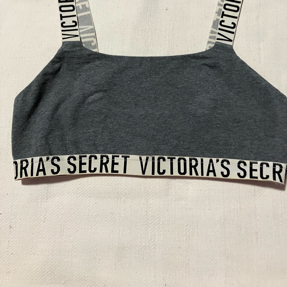 Good condition Victoria Barlette 2